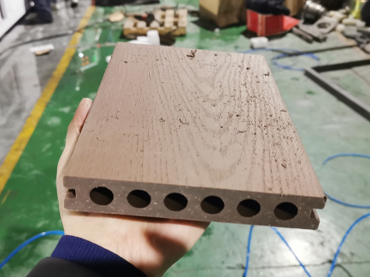 M&aacute;quina de decks WPC, m&aacute;quinas de fabrica&ccedil;&atilde;o WPC, m&aacute;quina de perfil WPC, m&aacute;quina de extrus&atilde;o WPC, m&aacute;quina de fabrica&ccedil;&atilde;o de decks WPC