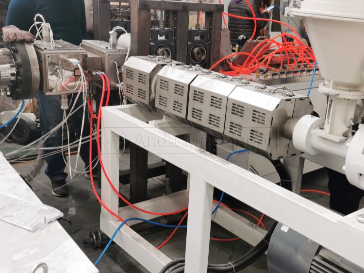 Linha wpc, linha de extrus&atilde;o de perfil wpc, m&aacute;quina extrusora de perfil wpc 