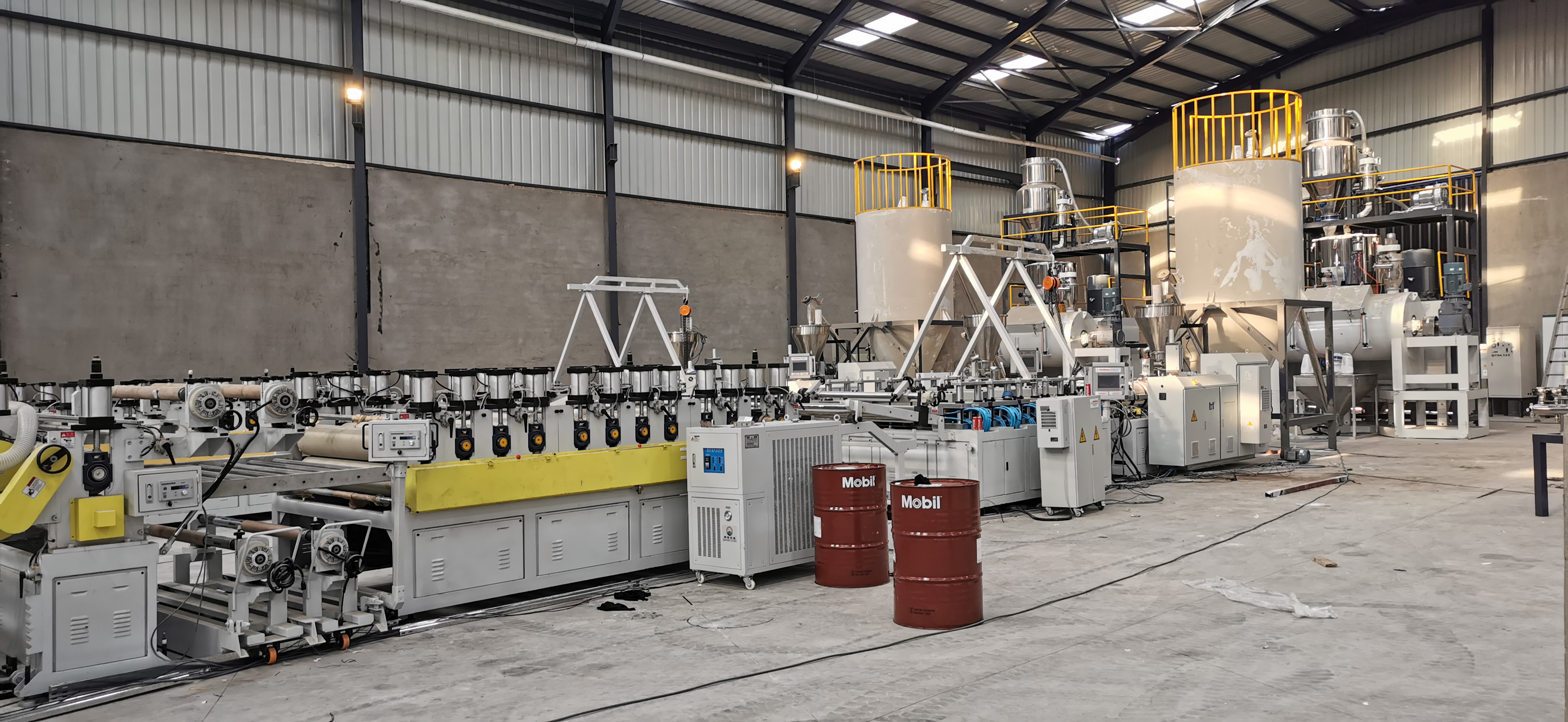 Linha de produ&ccedil;&atilde;o de placa de espuma WPC, m&aacute;quina de placa de espuma WPC, m&aacute;quina de fabrica&ccedil;&atilde;o de placa de espuma WPC, linha de produ&ccedil;&atilde;o de placa de espuma de pvc