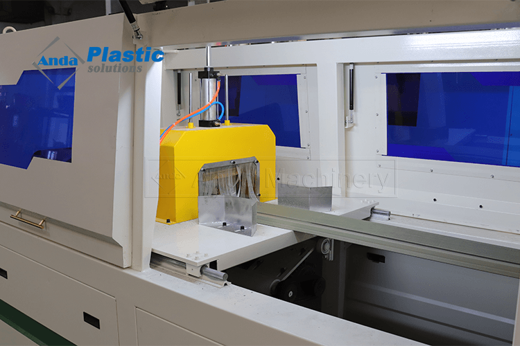 Fabricantes de molduras da porta WPC Fabricantes de molduras WPC Fazendo a máquina da moldura da porta WPC Linha de produção