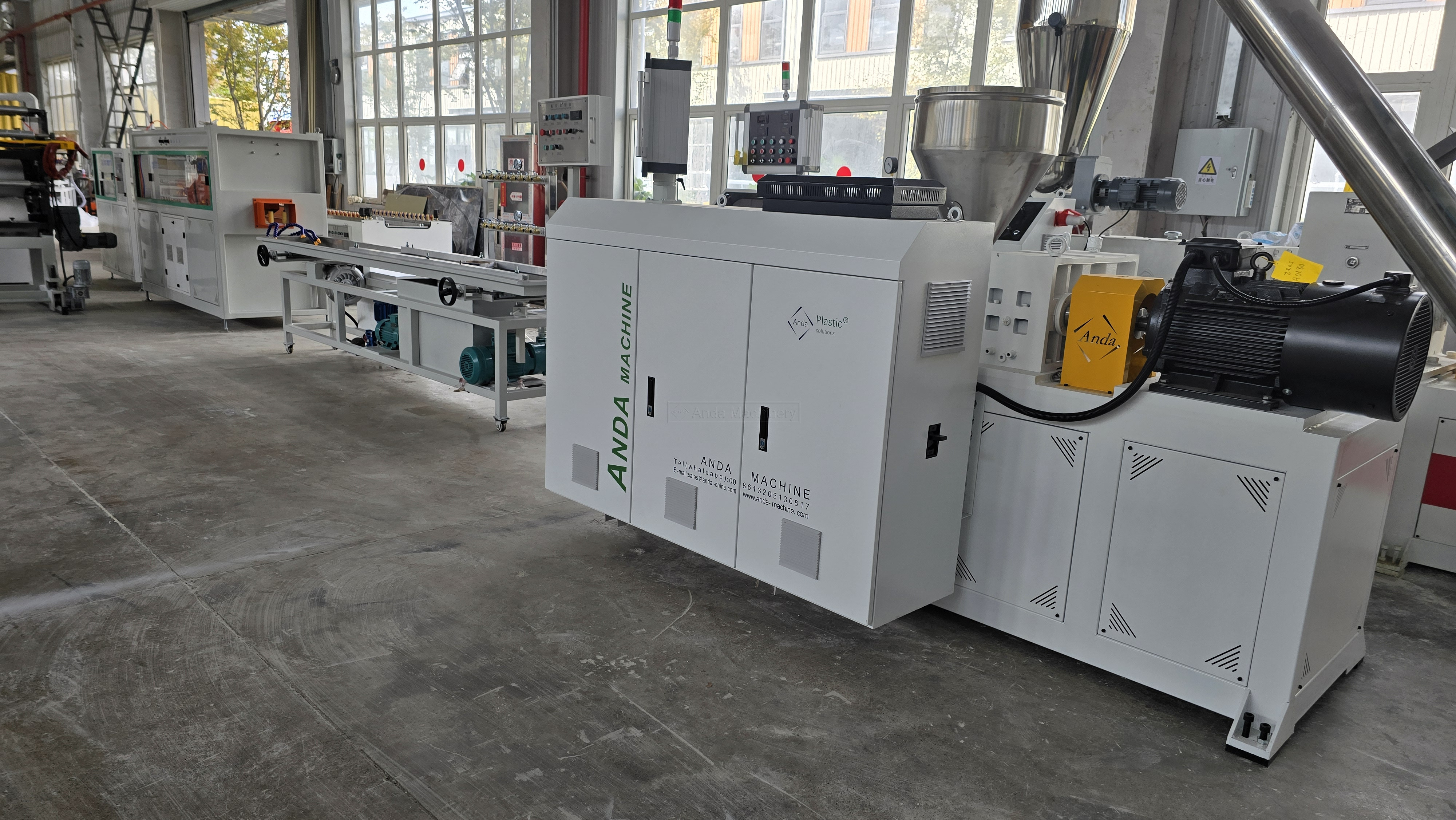 Linha de produção de bandeja de cabos de perfil pequeno de PVC